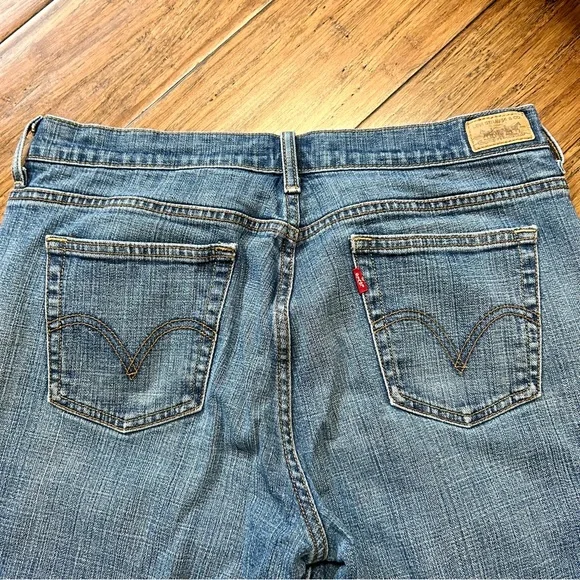 Levi's Women's 505 Straight Leg Denim Jeans, 12 - Picture 2 of 11